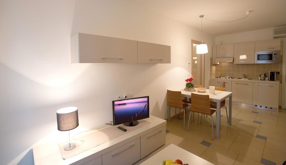 Lacroma Aparthotel Grado Exteriér fotografie